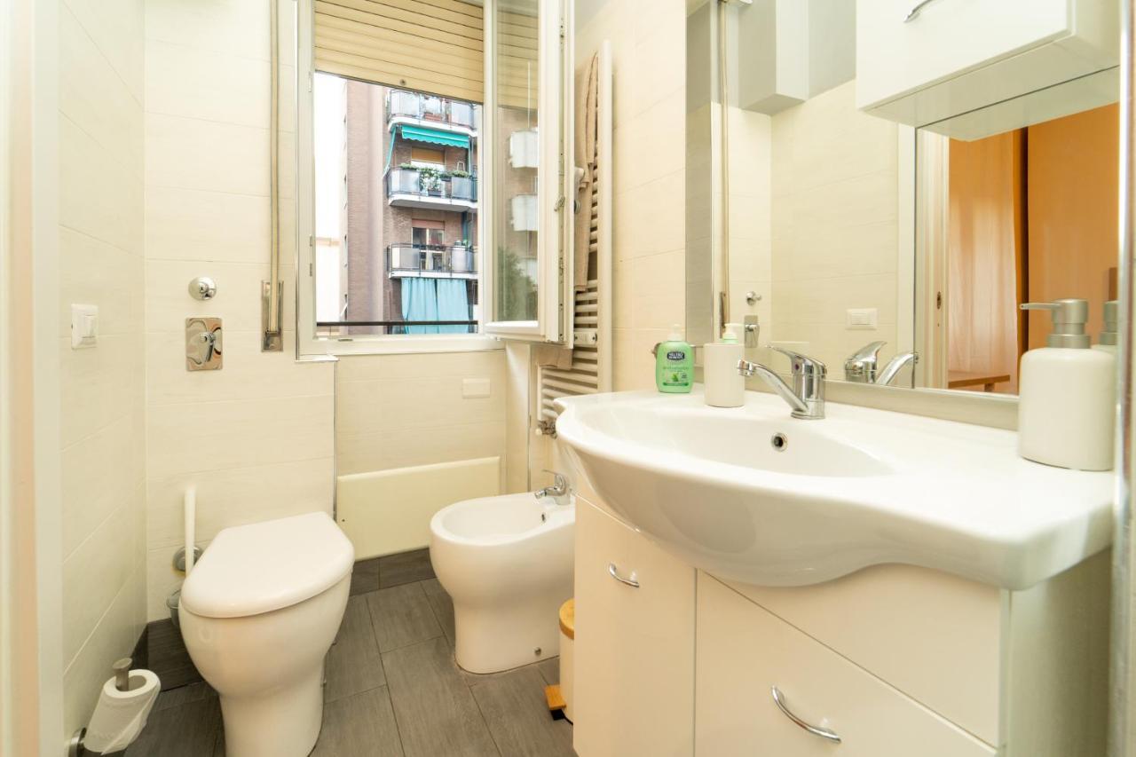 Trilocale Con Parcheggio Privato Apartment Milano Ngoại thất bức ảnh
